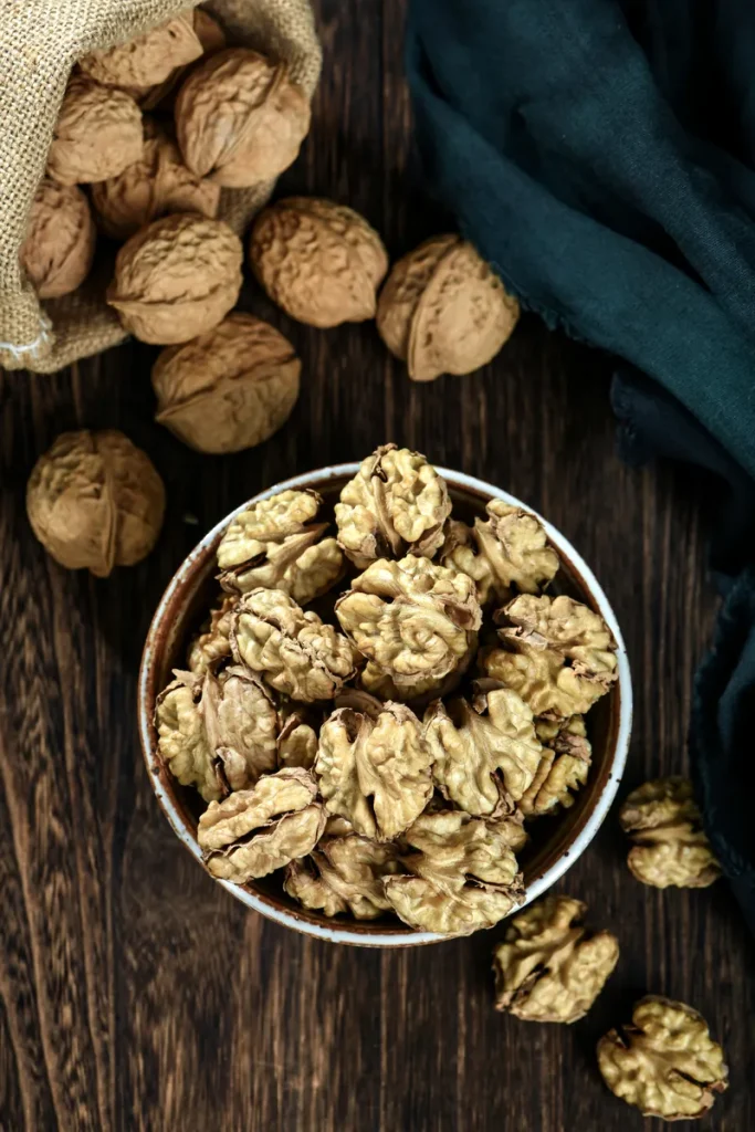 Natural organic walnuts bulk raw walnut kernels