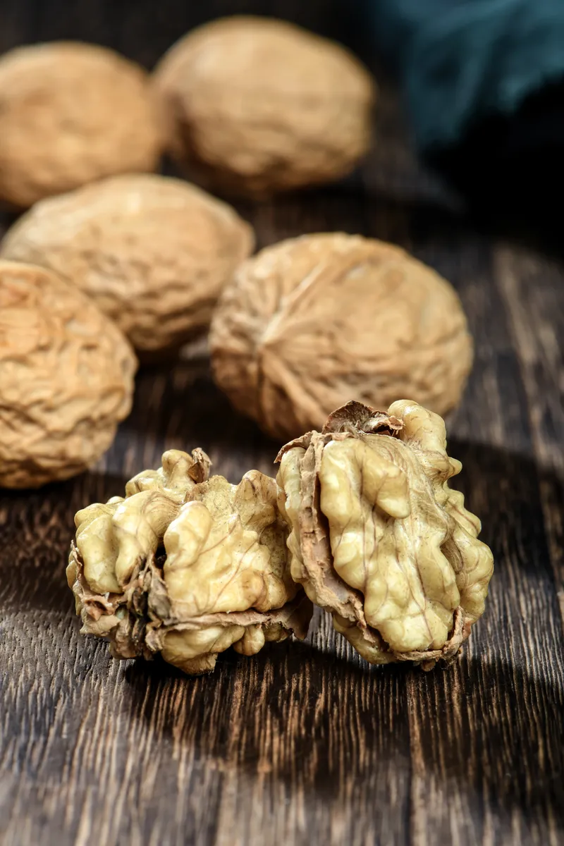 Natural organic walnuts bulk raw walnut kernels
